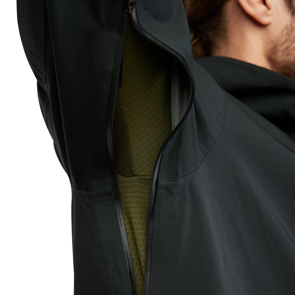 Fox Racing Defend 3L Water Jacket in SCHWARZ