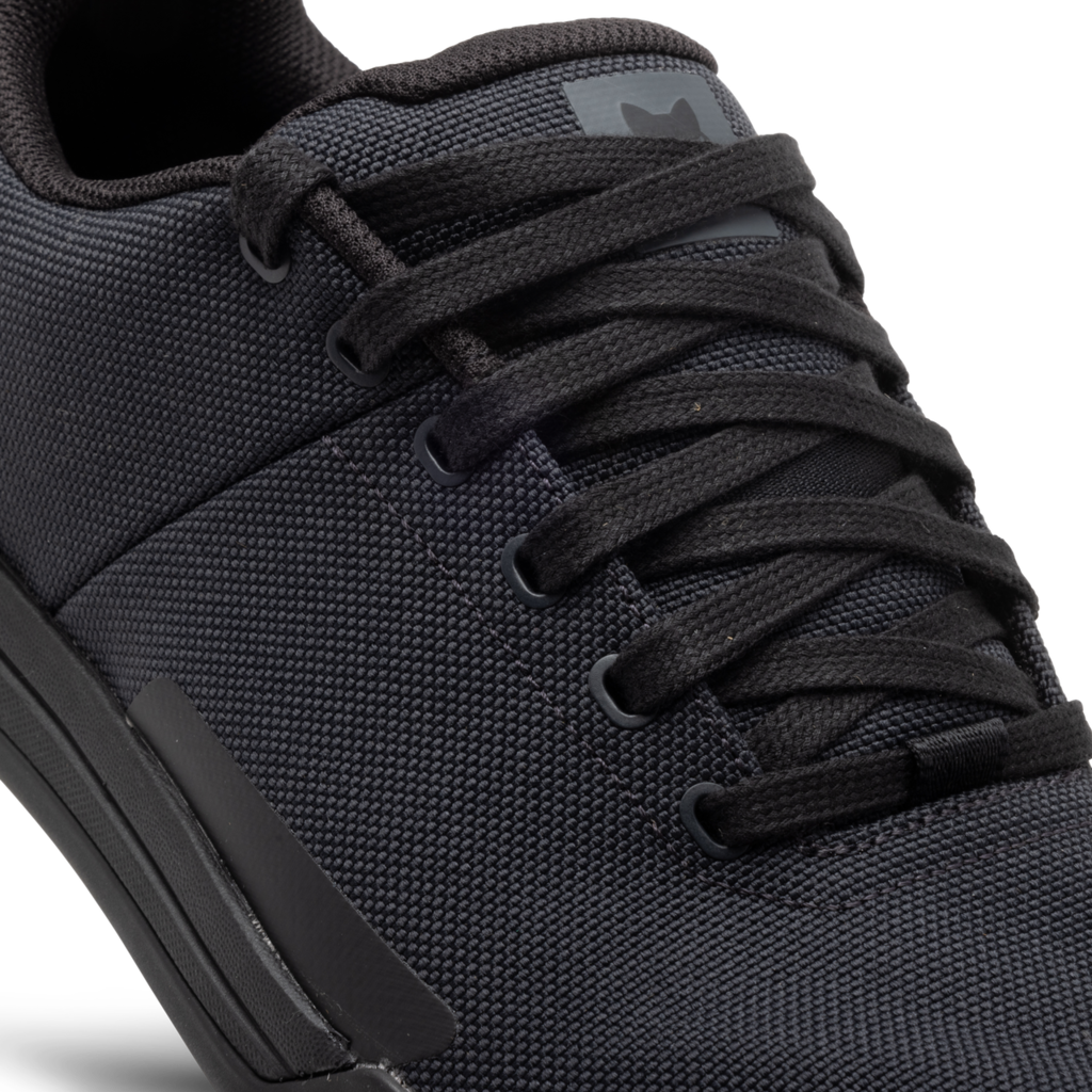 Fox Racing Union Canvas Flat Shoe in SCHWARZ