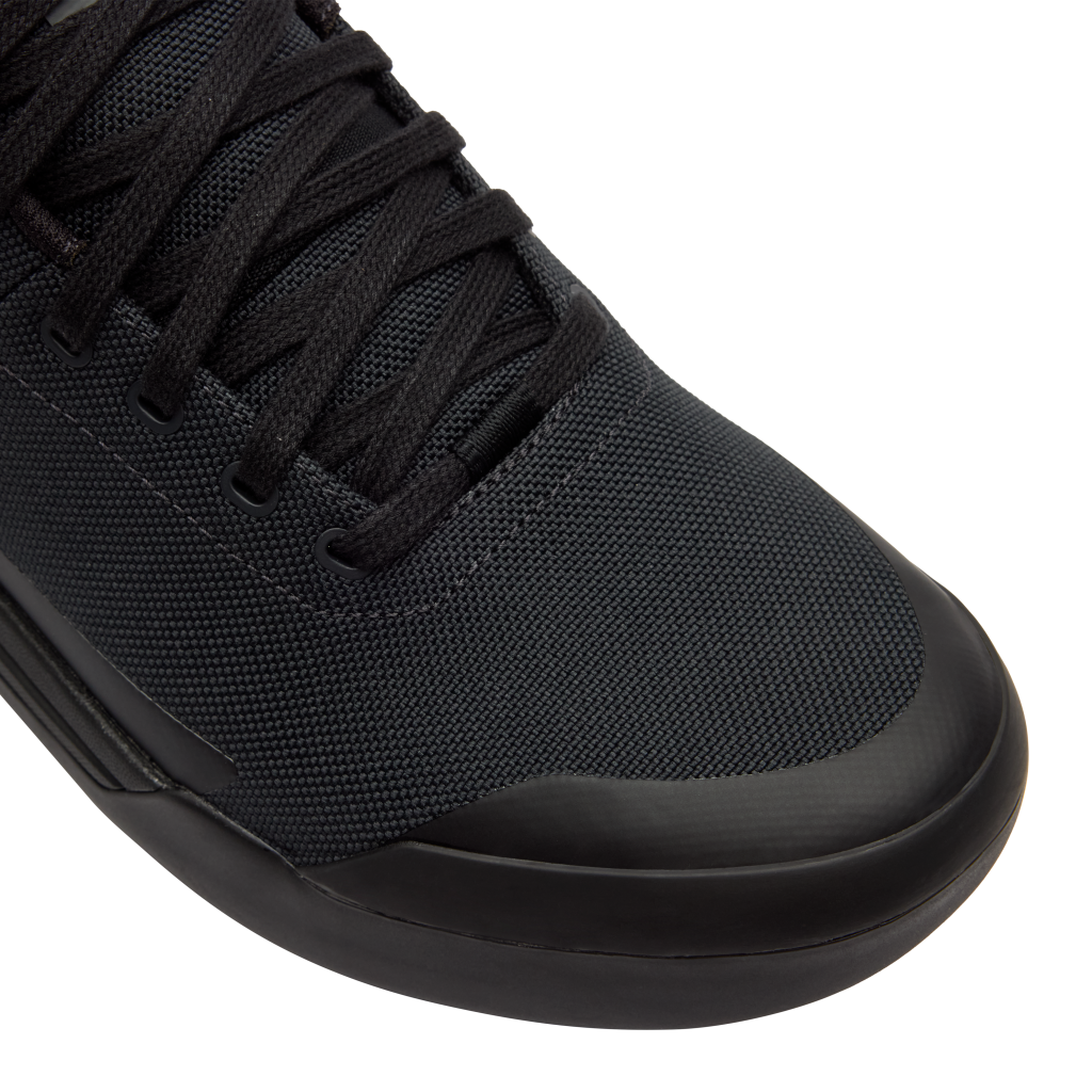Fox Racing Union Canvas Mid Shoe in SCHWARZ
