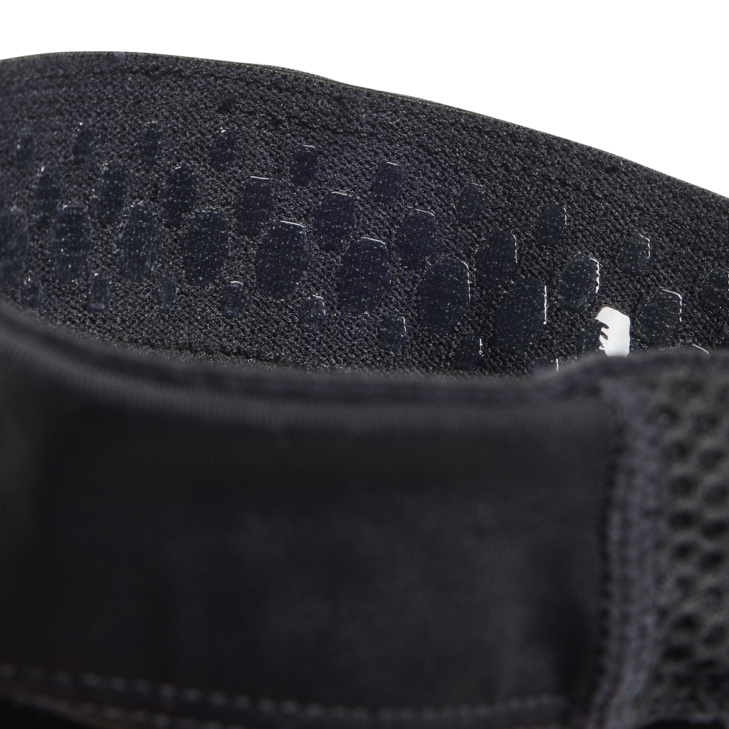 Fox Racing Yth Enduro Knee Sleeve in SCHWARZ